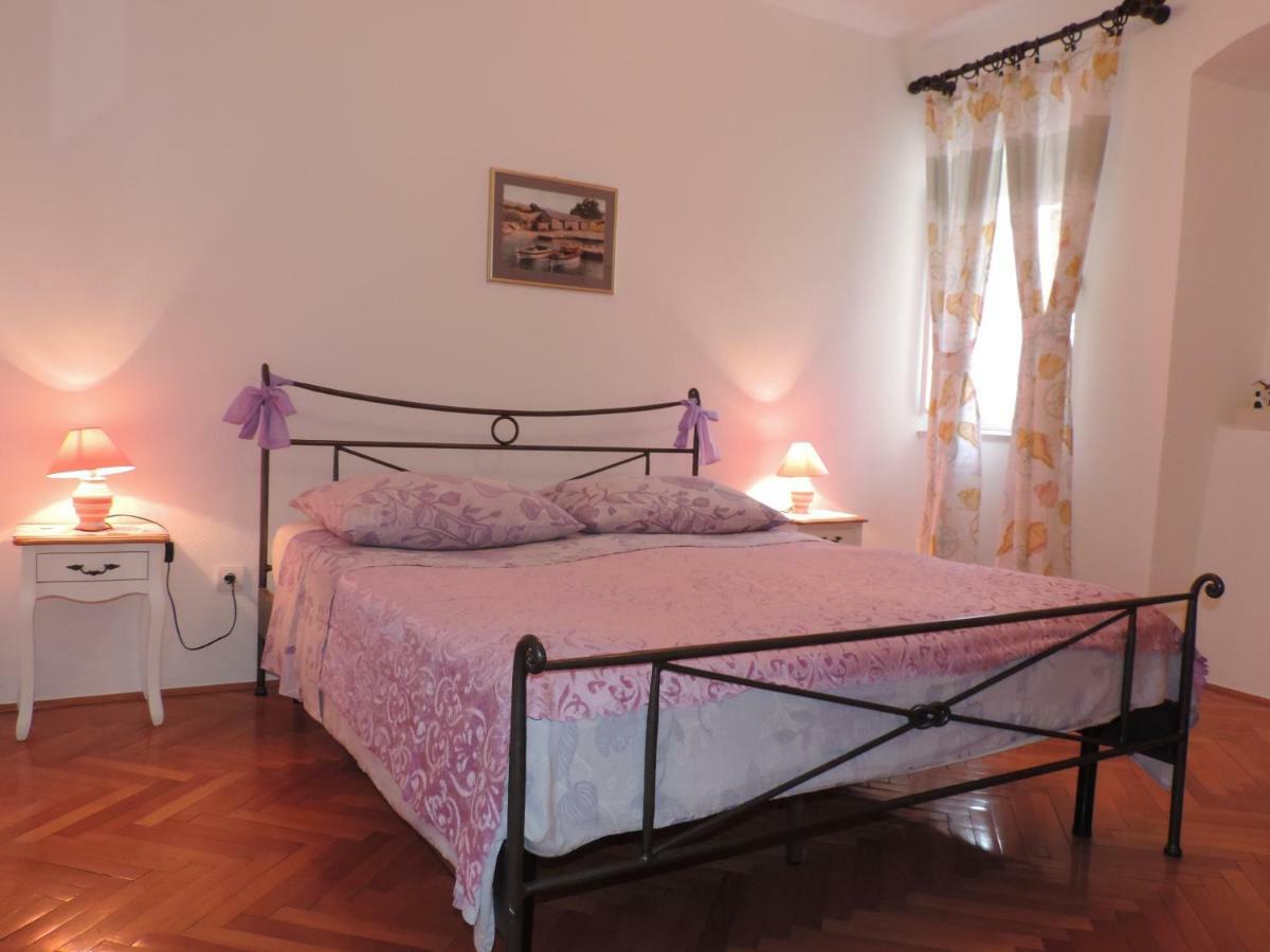 Apartman Pera *